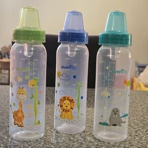 (Bundle Only) 1 Evenflo Baby Bottle with Animal Designs